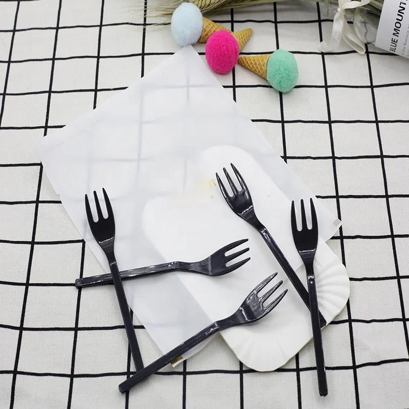 Disposable Colored Plastic Tableware – Party Spoon, Fork & Knife Set for Birthdays & Weddings