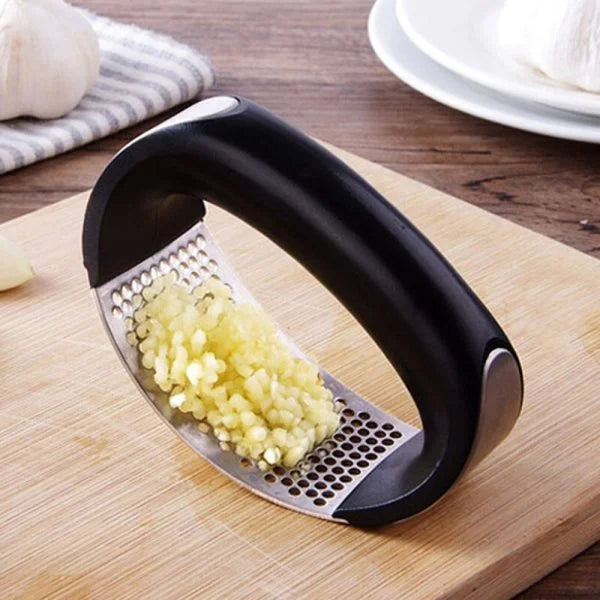 Arc-Shaped Garlic Press